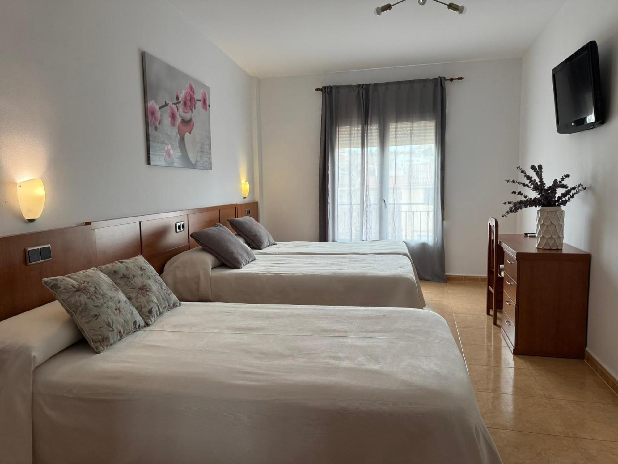 Hotel Ciudad Pozo Alcon Bagian luar foto