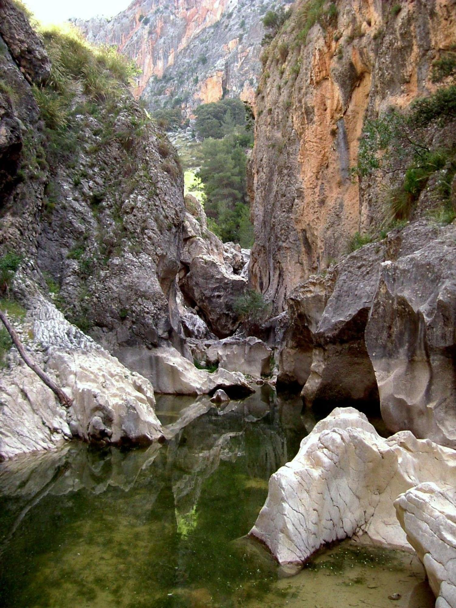 Hotel Ciudad Pozo Alcon Bagian luar foto