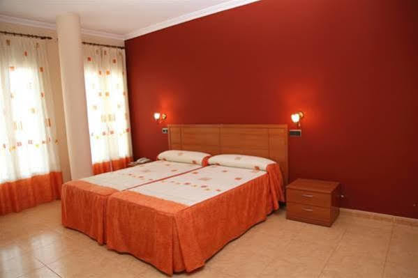 Hotel Ciudad Pozo Alcon Bagian luar foto